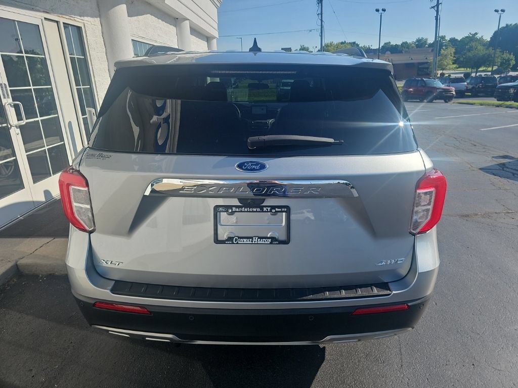 Used 2024 Ford Explorer XLT w/ Equipment Group 202A AWD/4WD image 5