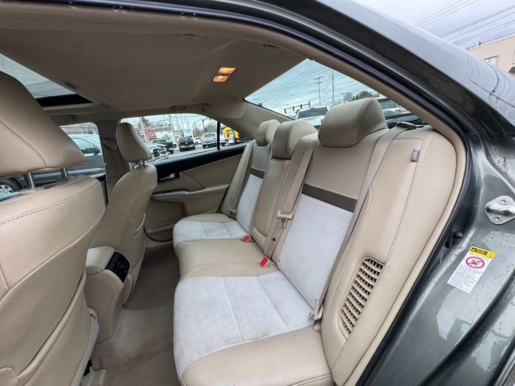 Used 2013 Toyota Camry XLE w/ Leather Pkg image 13