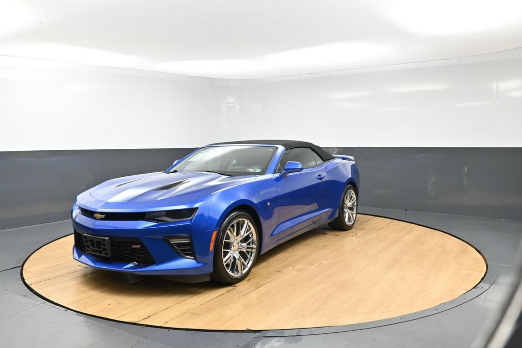 Used 2017 Chevrolet Camaro SS RWD image 5