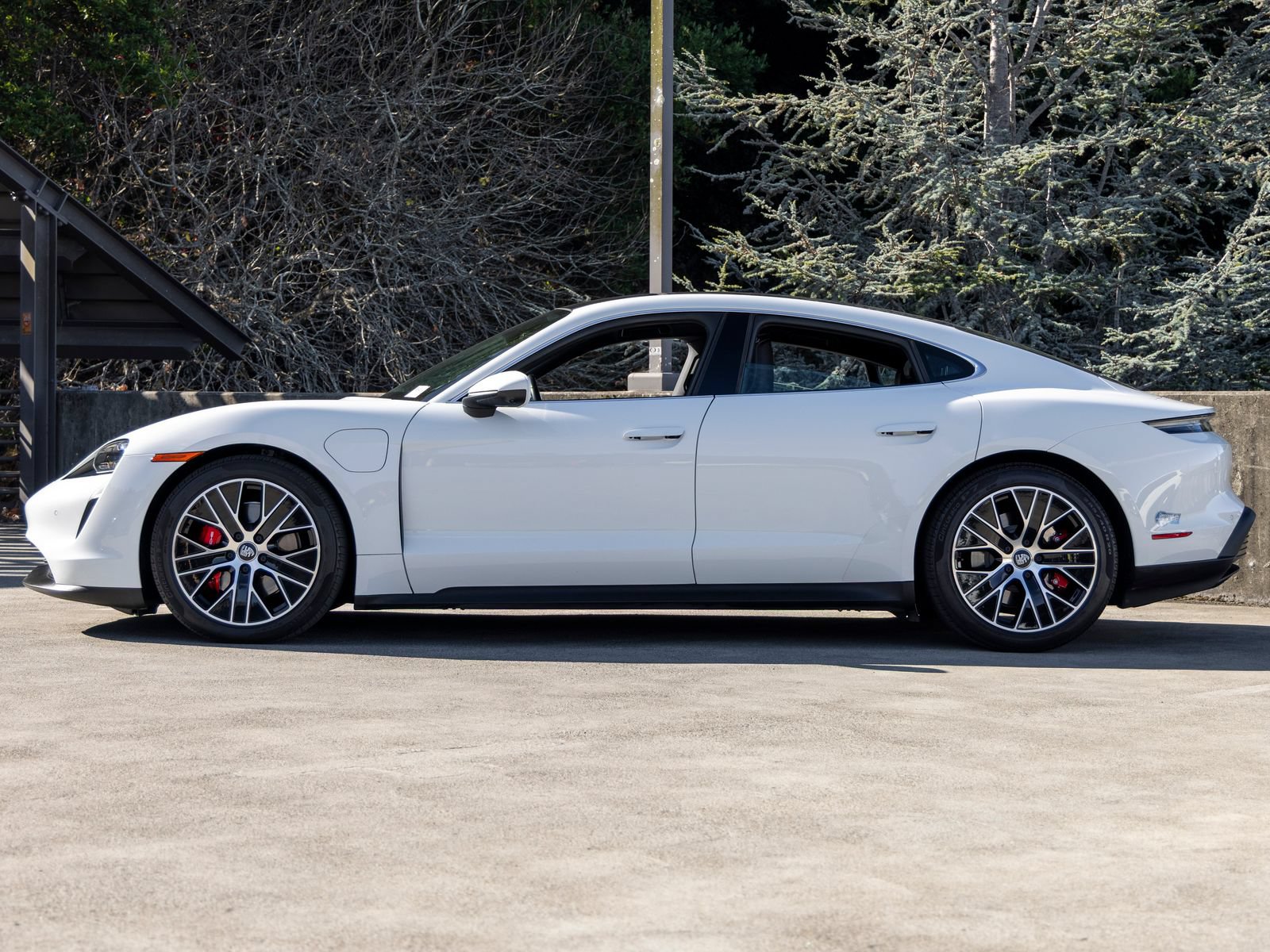 Used 2024 Porsche Taycan 4S AWD/4WD image 2