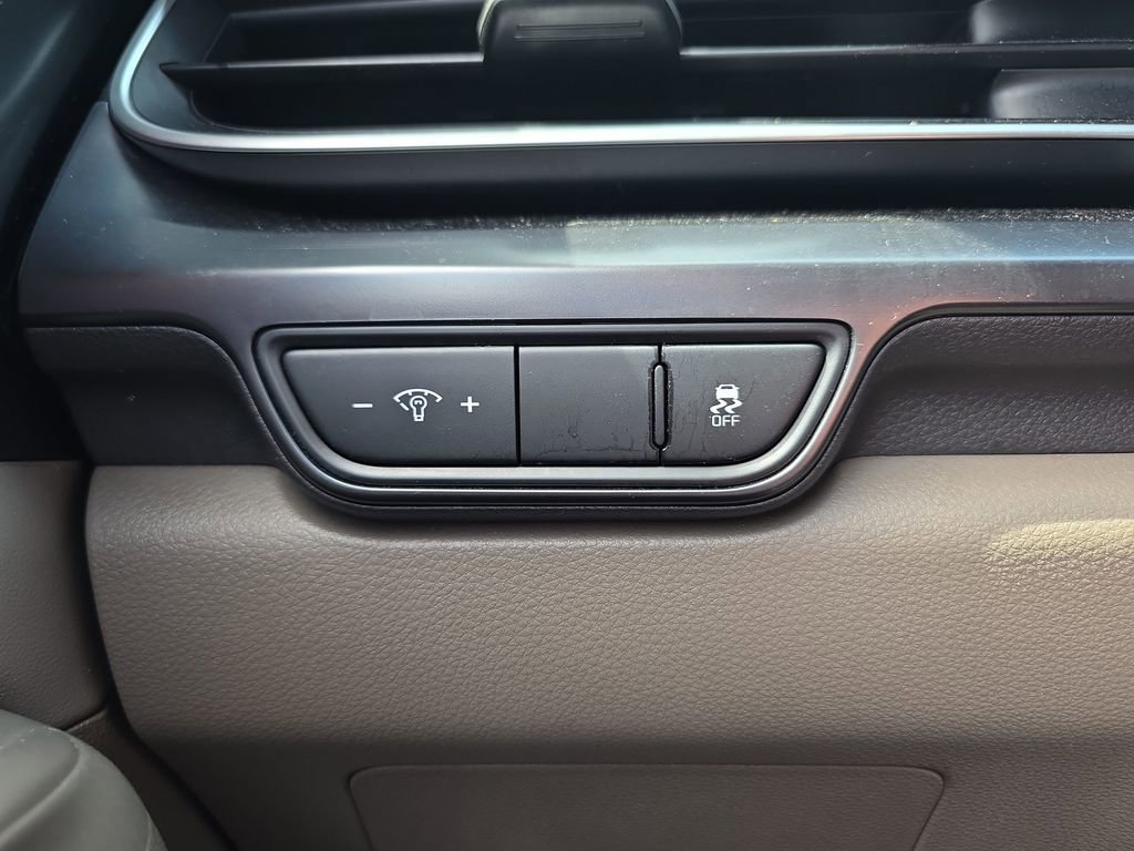 Used 2025 Kia Carnival FWD image 41