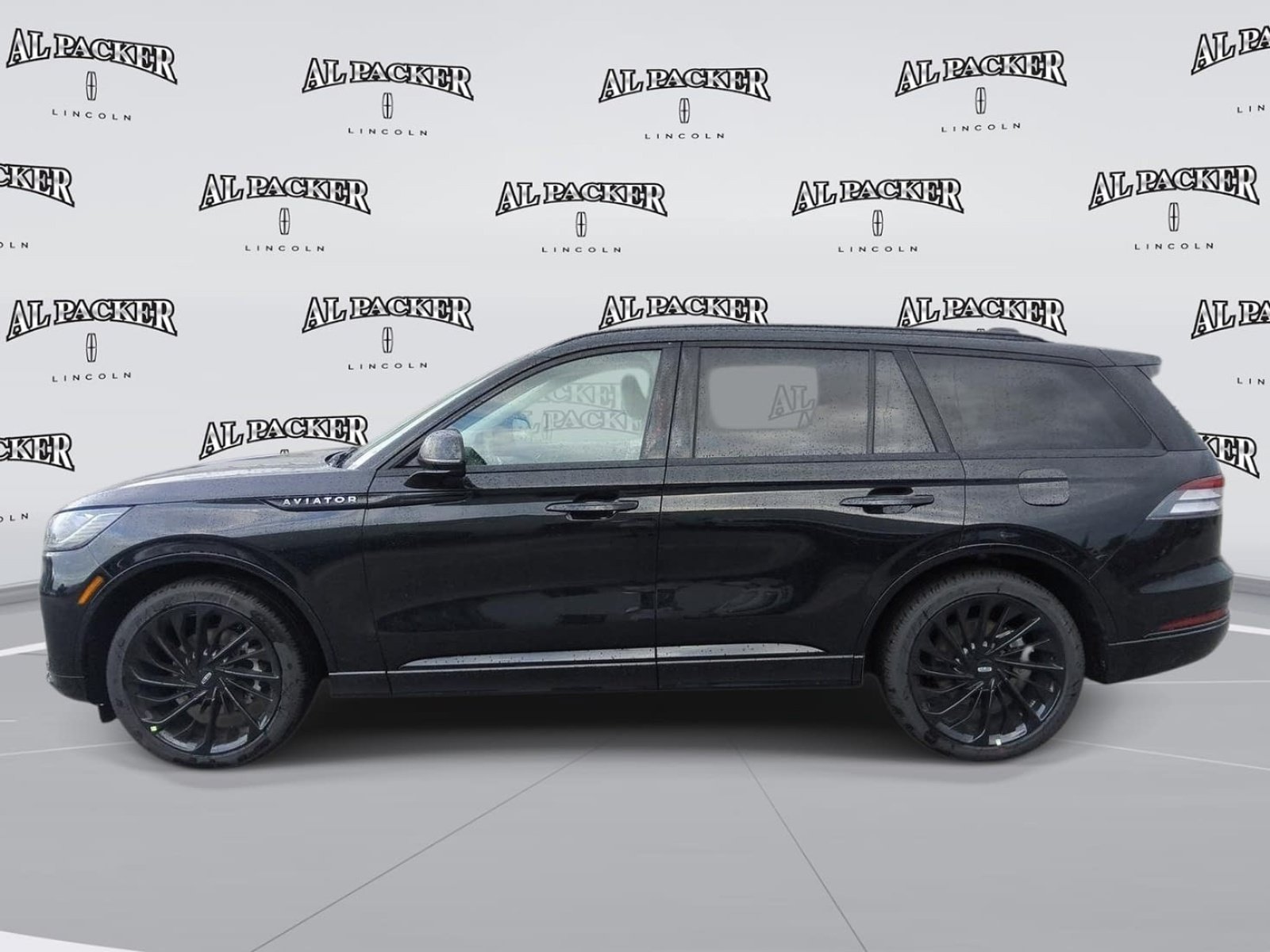 New 2027 Lincoln Aviator Reserve w/ Jet Appearance Package RWD image 2