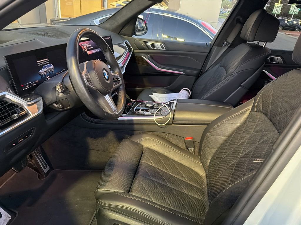 Used 2024 BMW X7 xDrive40i w/ M Sport Package AWD/4WD image 7