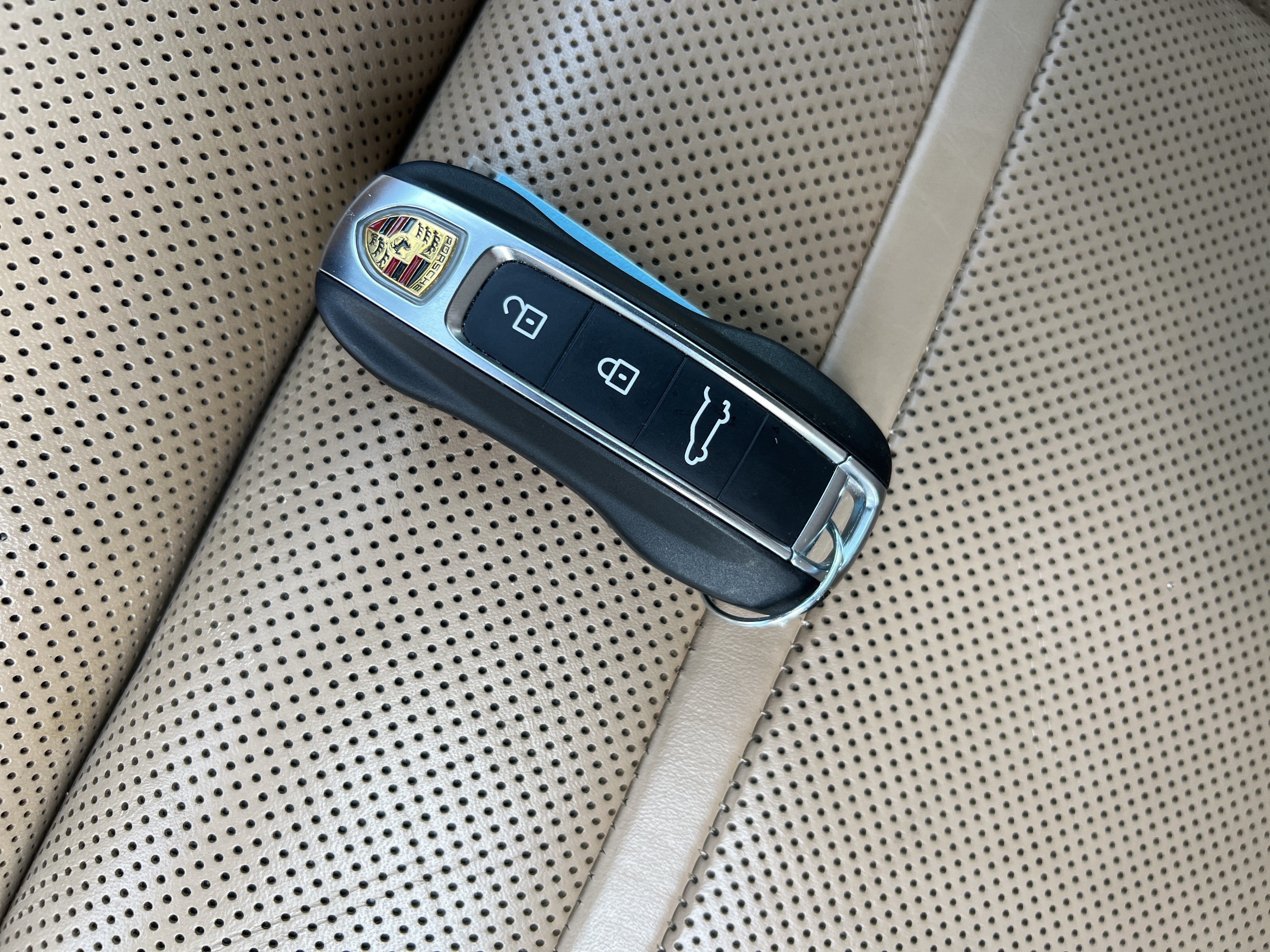 Used 2022 Porsche Cayenne AWD/4WD image 35