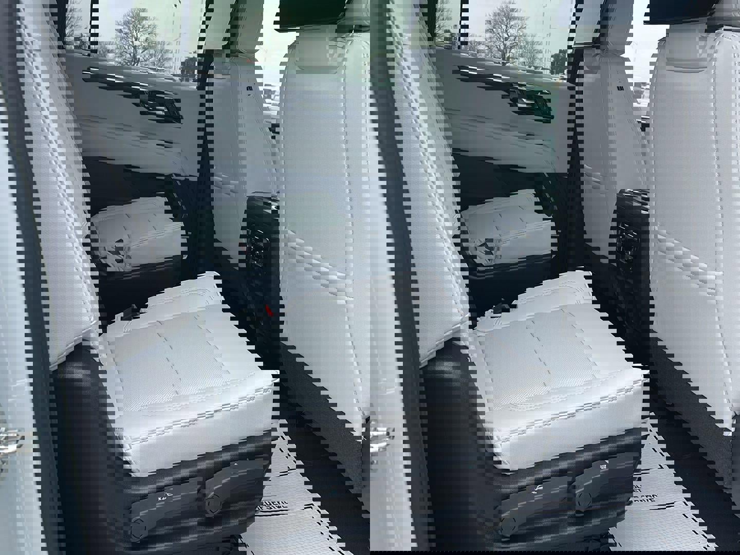 New 2026 Chevrolet Suburban Premier image 29