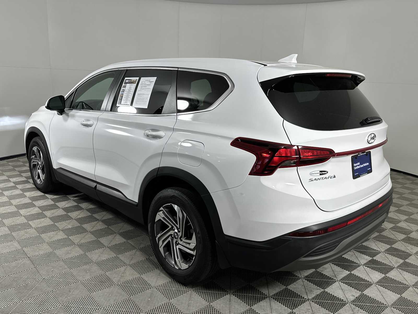 Certified 2023 Hyundai Santa Fe SE image 6