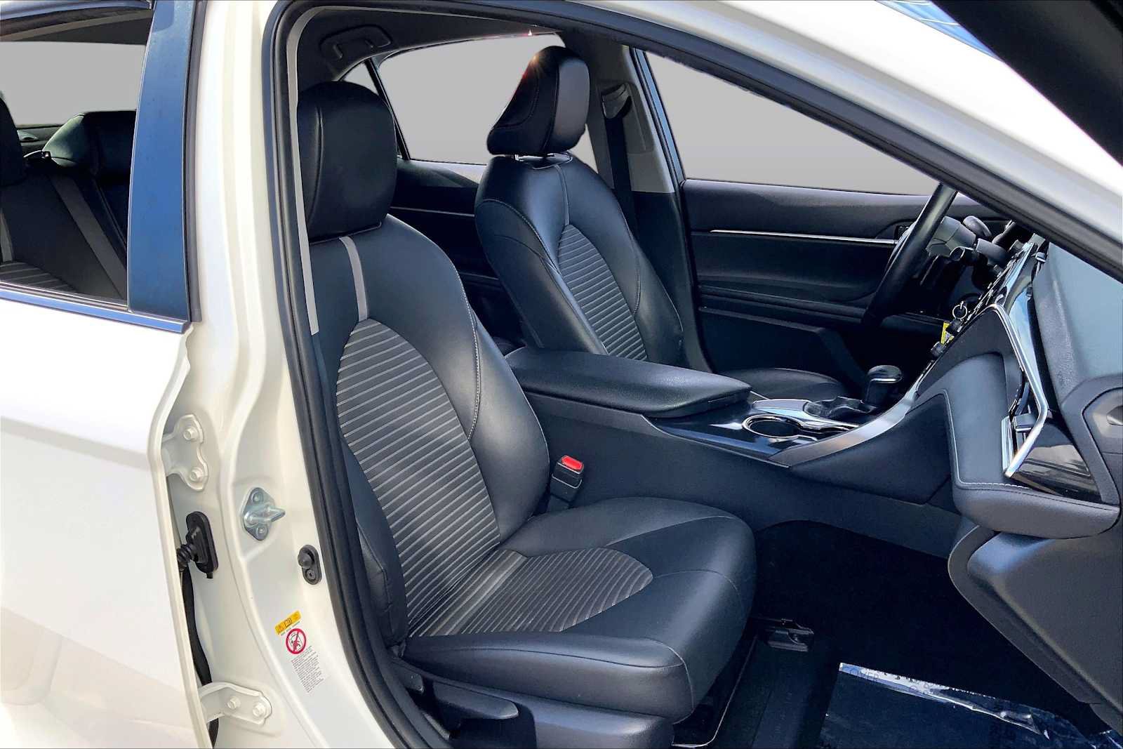 Used 2018 Toyota Camry SE FWD image 7