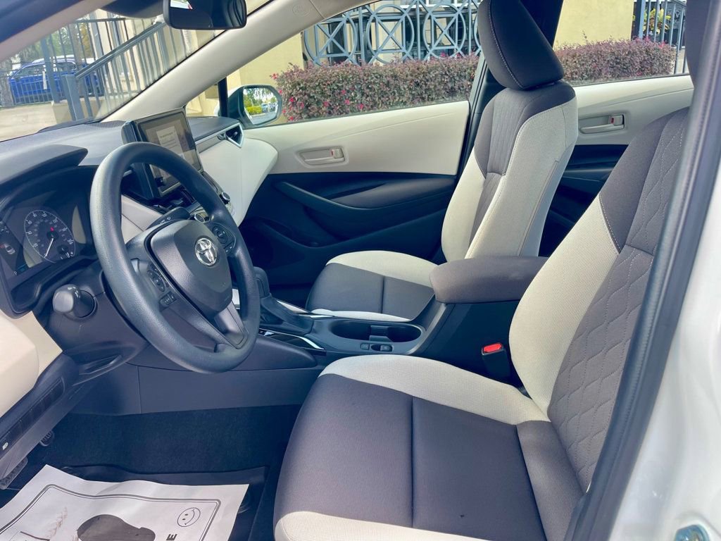 Used 2025 Toyota Corolla LE image 10