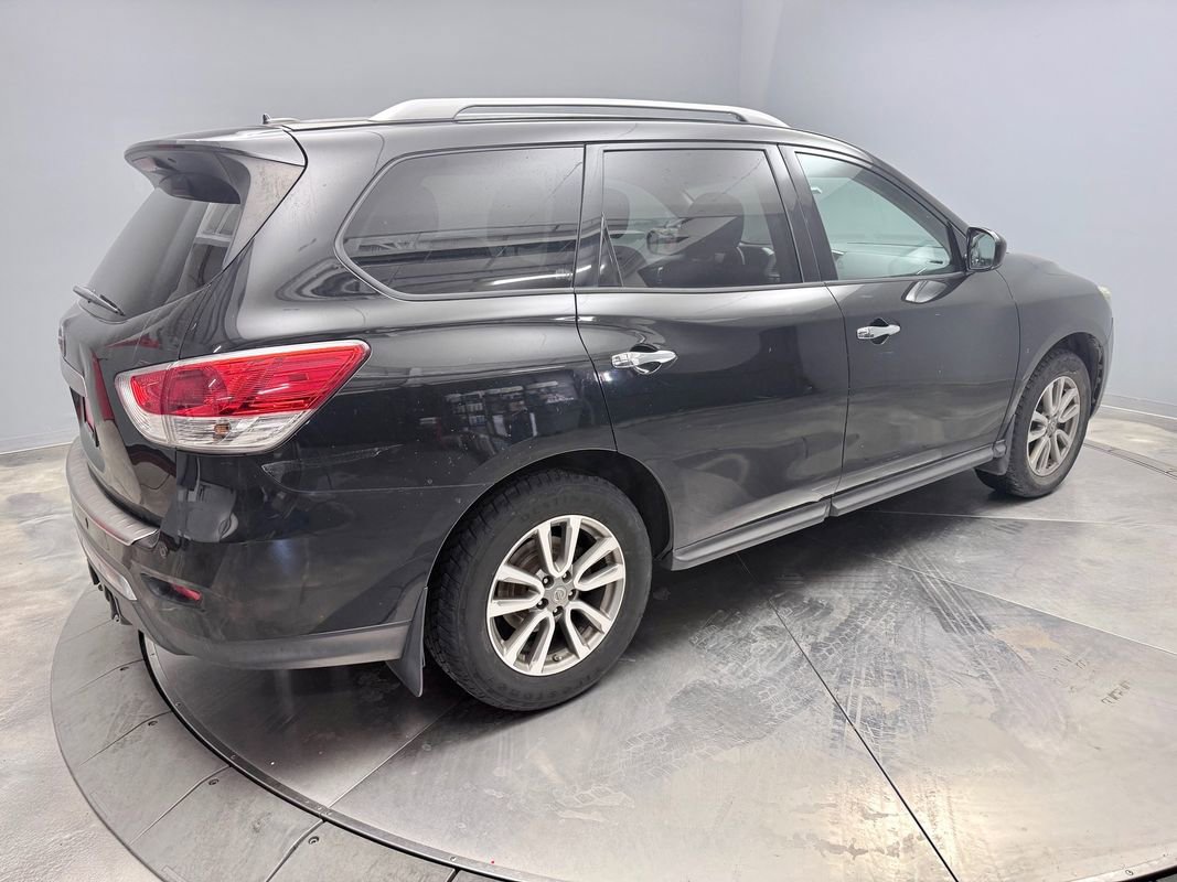 Used 2016 Nissan Pathfinder SV w/ SV Cold Weather Package AWD/4WD image 5