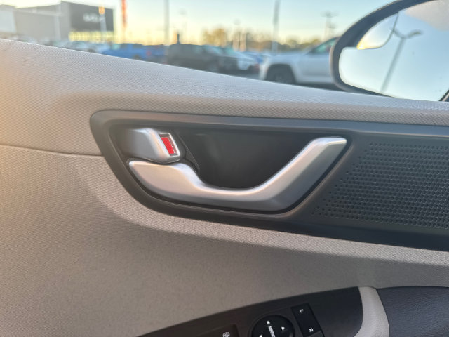 Used 2017 Hyundai Ioniq Blue FWD image 12