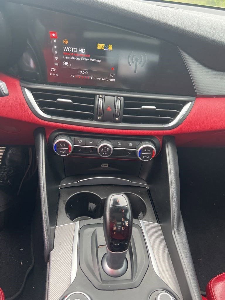 Used 2018 Alfa Romeo Giulia Ti Sport w/ Quick Order Package 22S Sport AWD/4WD image 13