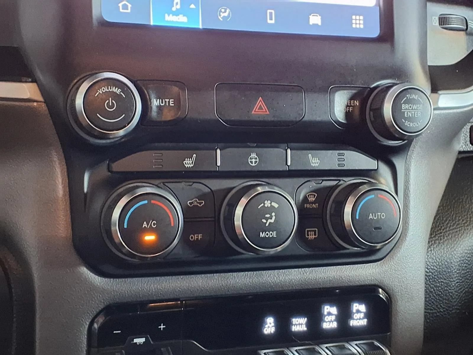 Used 2022 RAM 1500 Big Horn AWD/4WD image 23