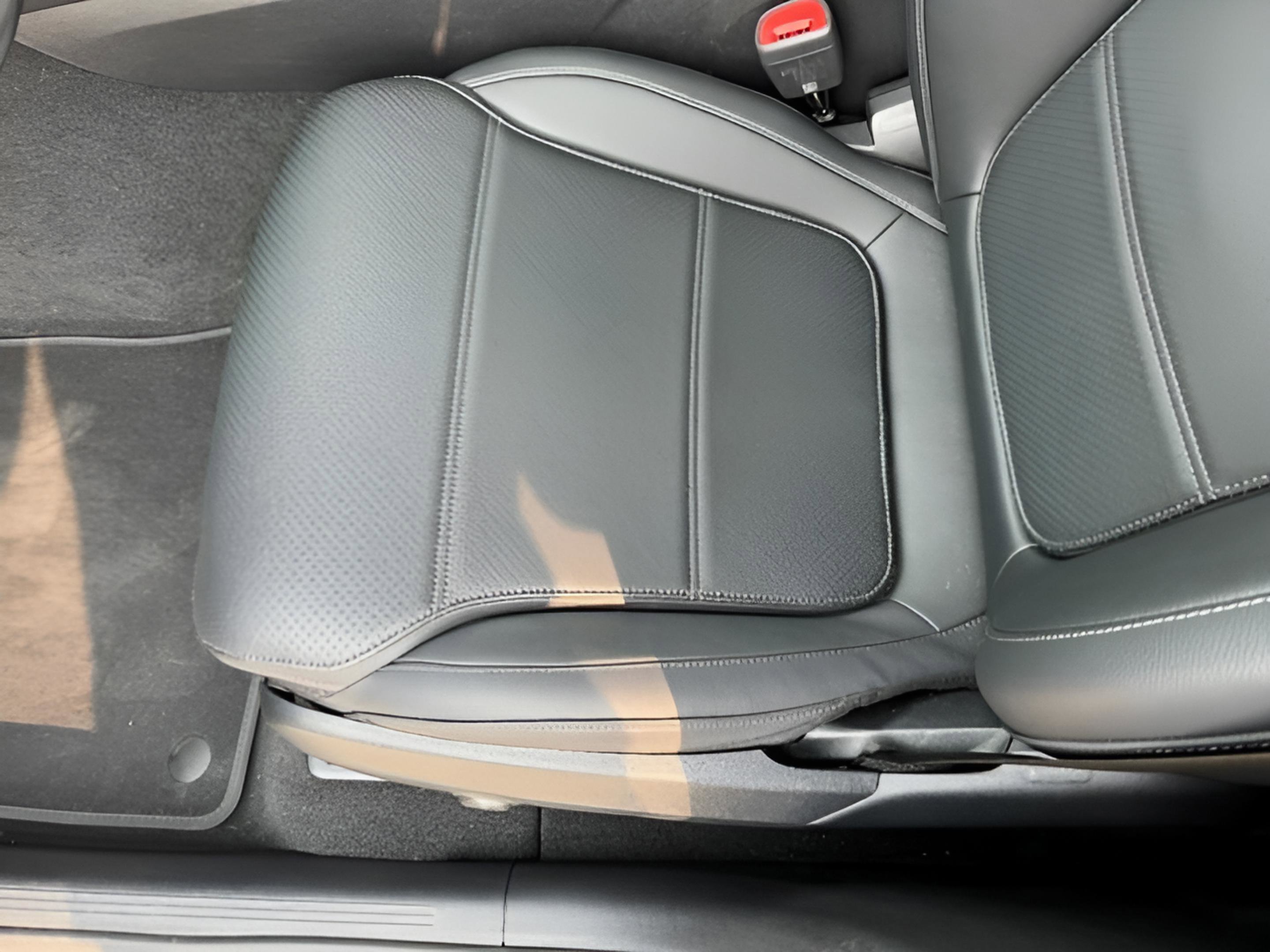 Certified 2025 Mercedes-Benz GLC 350e 4MATIC image 29