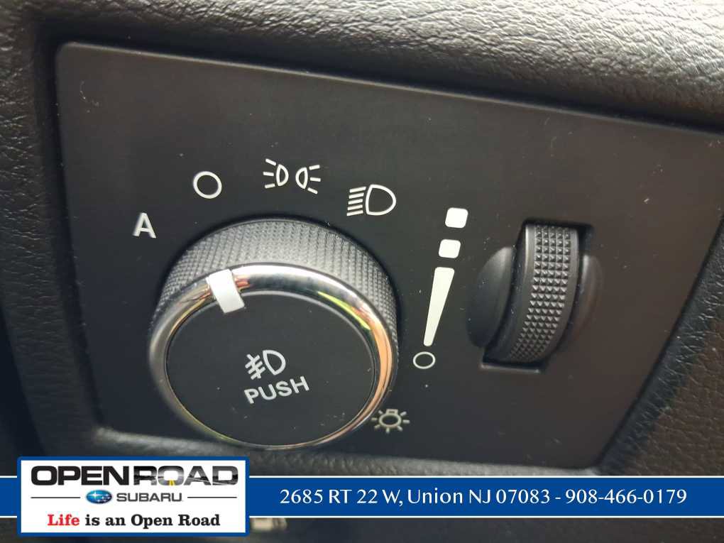 Used 2016 Jeep Grand Cherokee Laredo 75th Anniversary AWD/4WD image 24