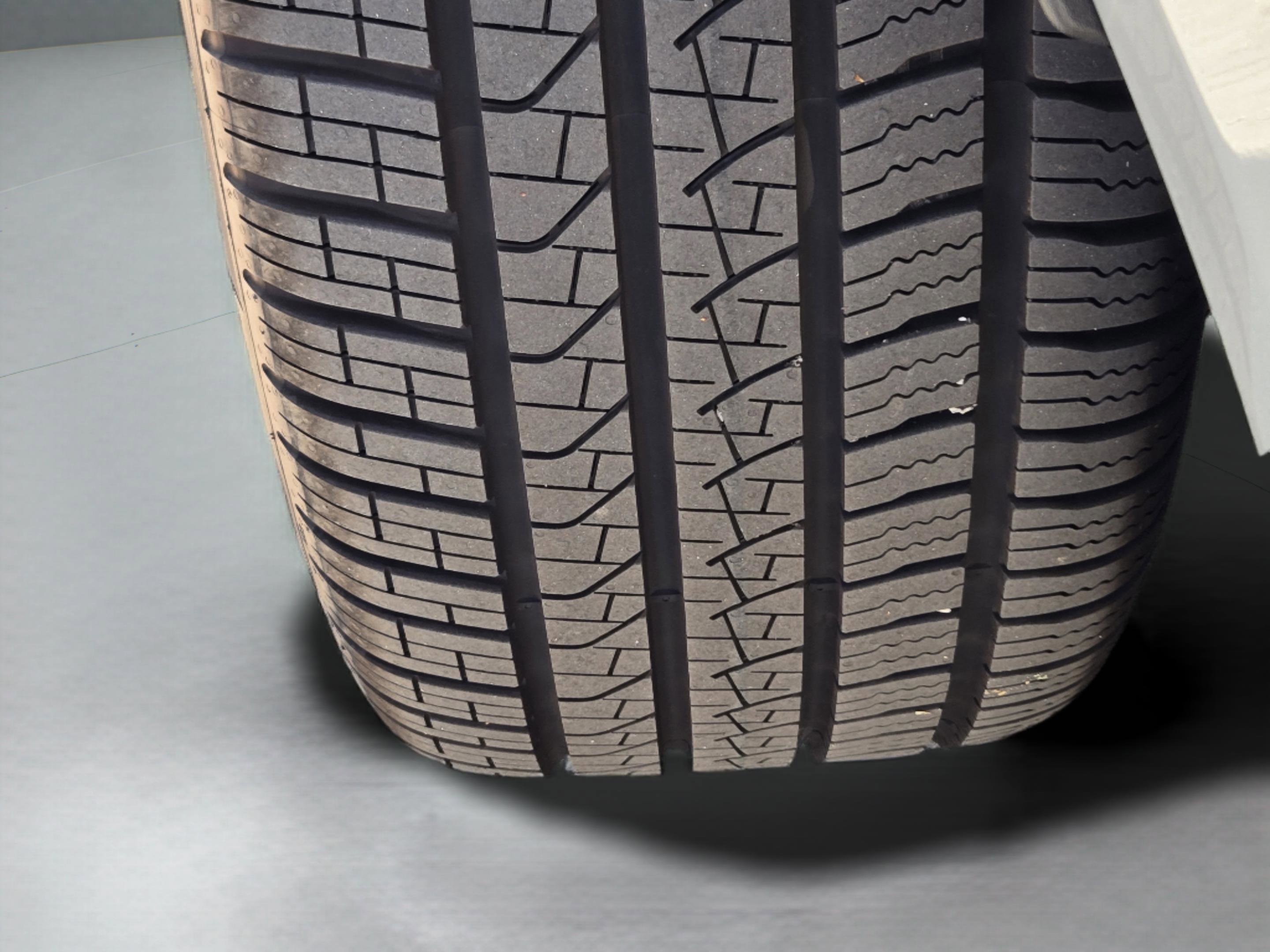 New 2026 Volvo XC60 T8 Ultra w/ Protection Package Premier image 32