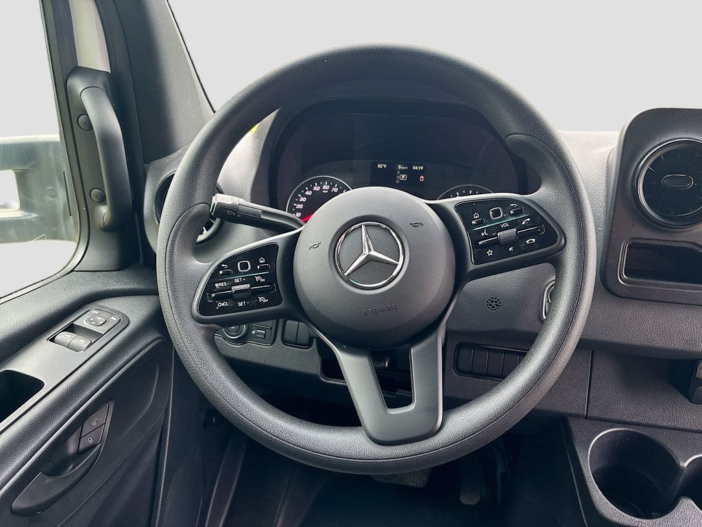 Used 2023 Mercedes-Benz Sprinter 4500 image 19