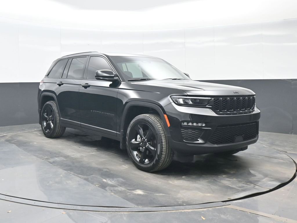 Used 2025 Jeep Grand Cherokee Limited w/ Black Appearance Package image 9