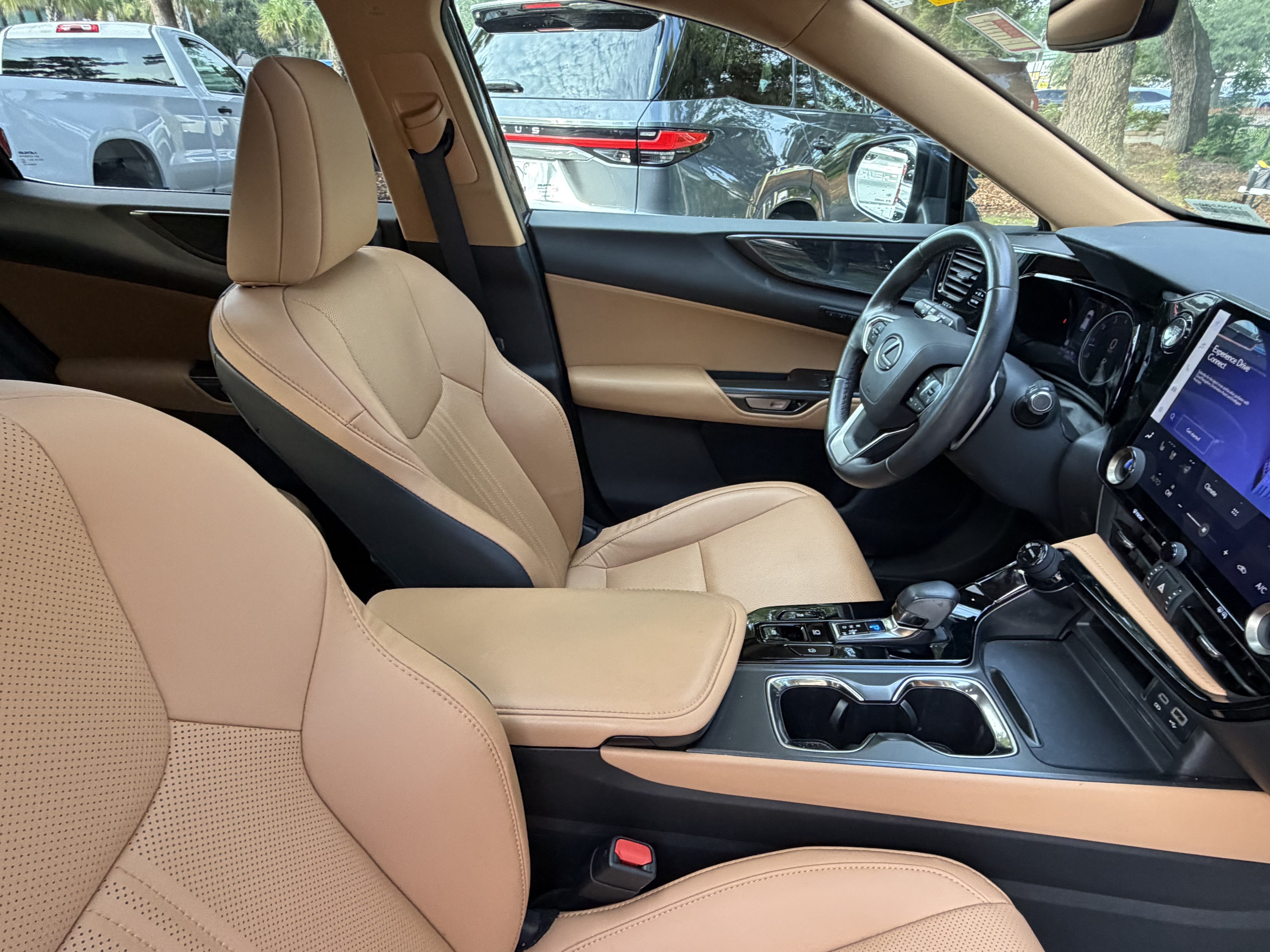 Certified 2025 Lexus NX 250 FWD w/ Premium Package image 45