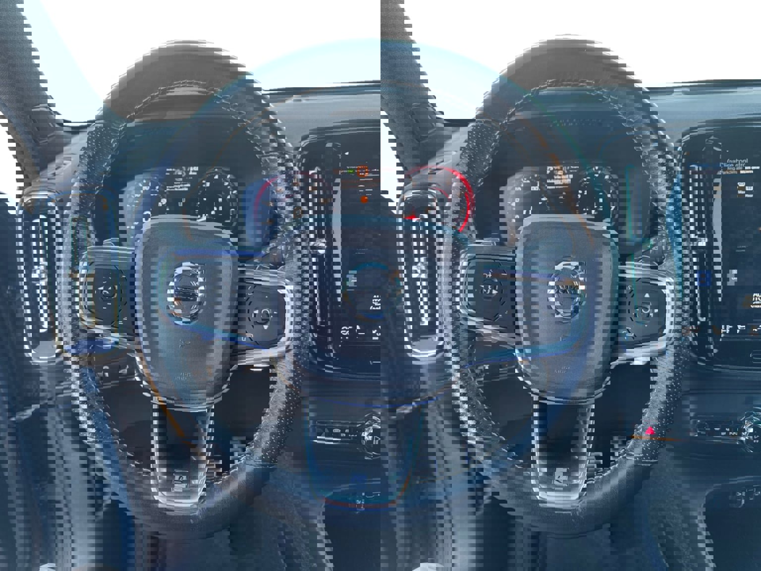 Used 2020 Volvo XC40 T4 R-Design w/ Protection Package Premier image 13