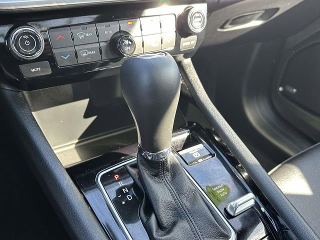 Used 2025 Jeep Compass Limited w/ Sun & Sound Group image 16
