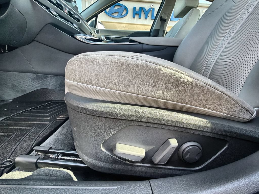 Used 2023 Hyundai Sonata Limited FWD image 14