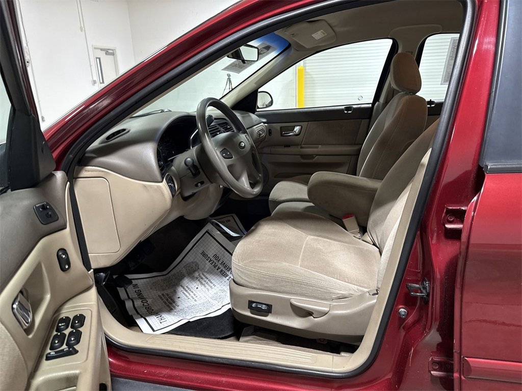Used 2002 Ford Taurus SE image 17