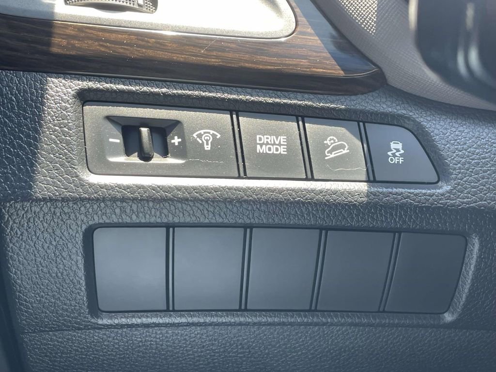 Used 2017 Hyundai Santa Fe Sport w/ 2.4L Value Package 06 FWD image 27