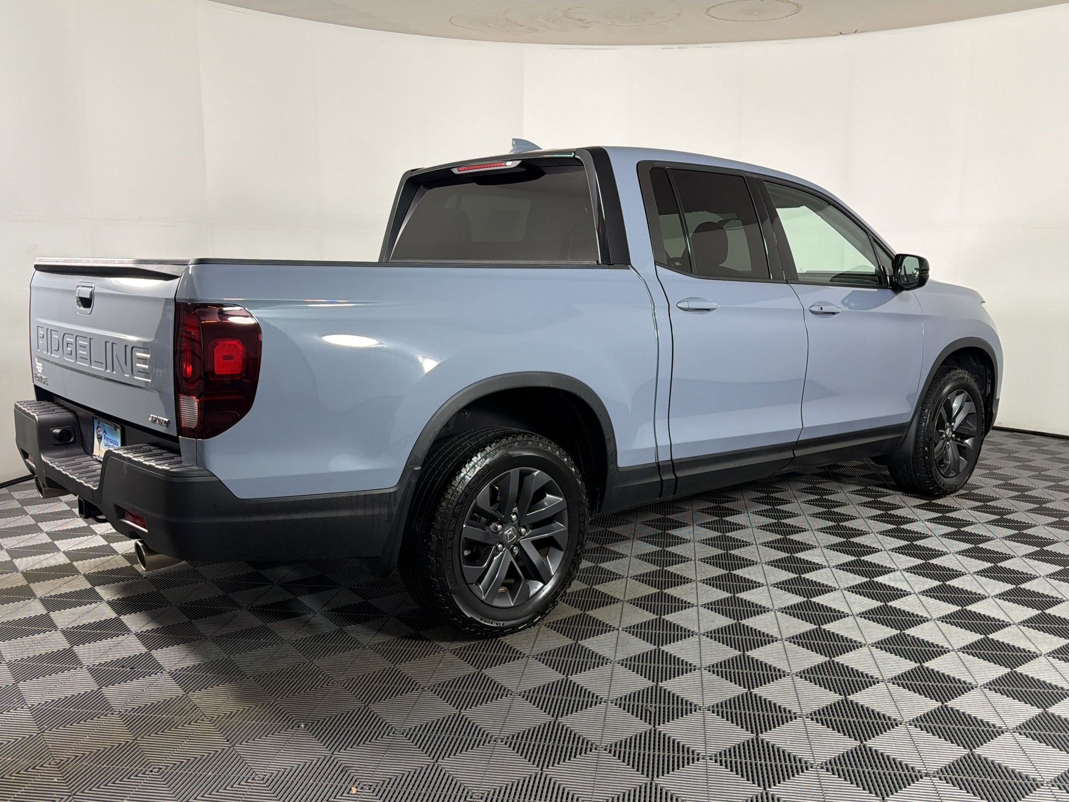 Used 2025 Honda Ridgeline Sport image 7
