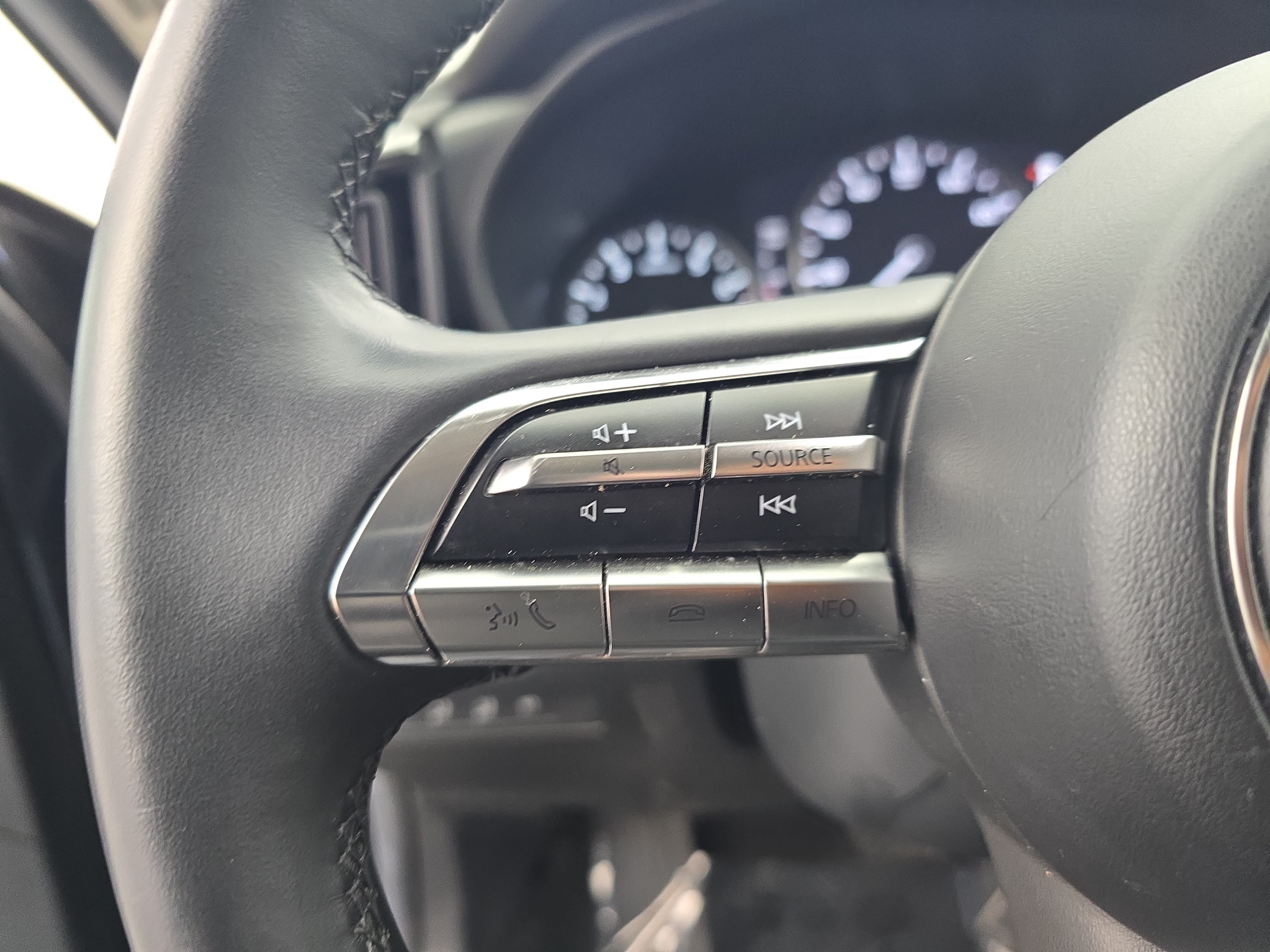 Used 2025 MAZDA CX-50 AWD 2.5 S w/ Premium Plus Pkg image 17