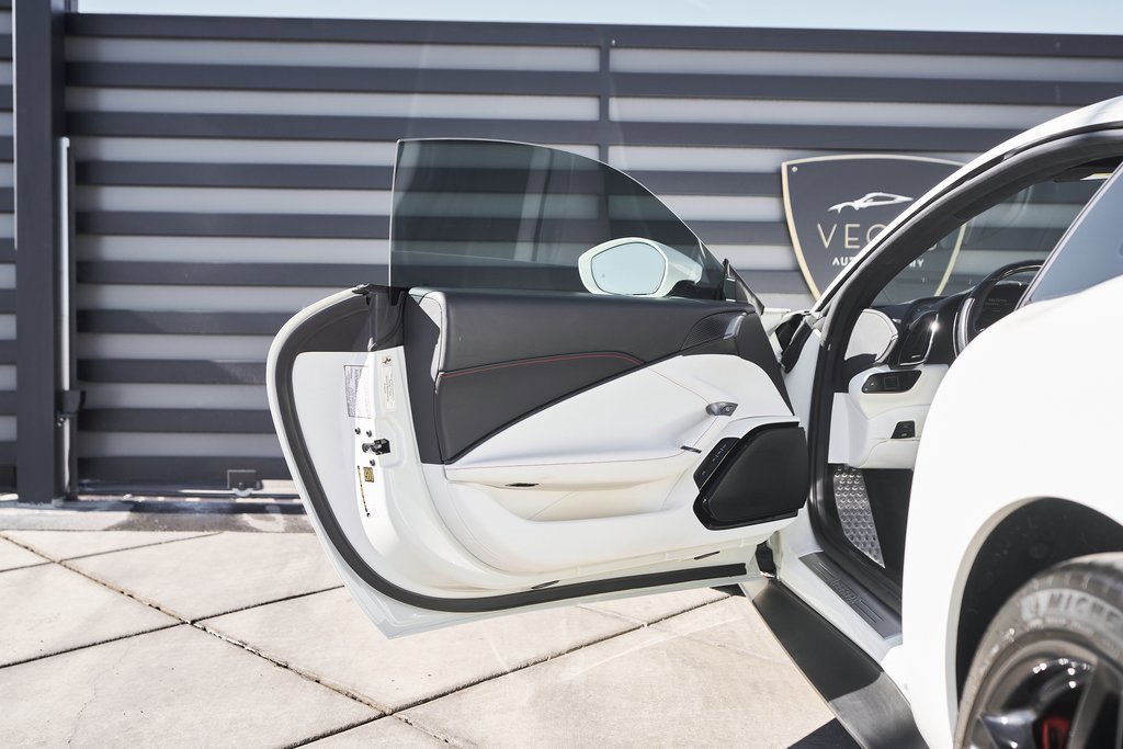 Used 2022 Ferrari Roma image 30