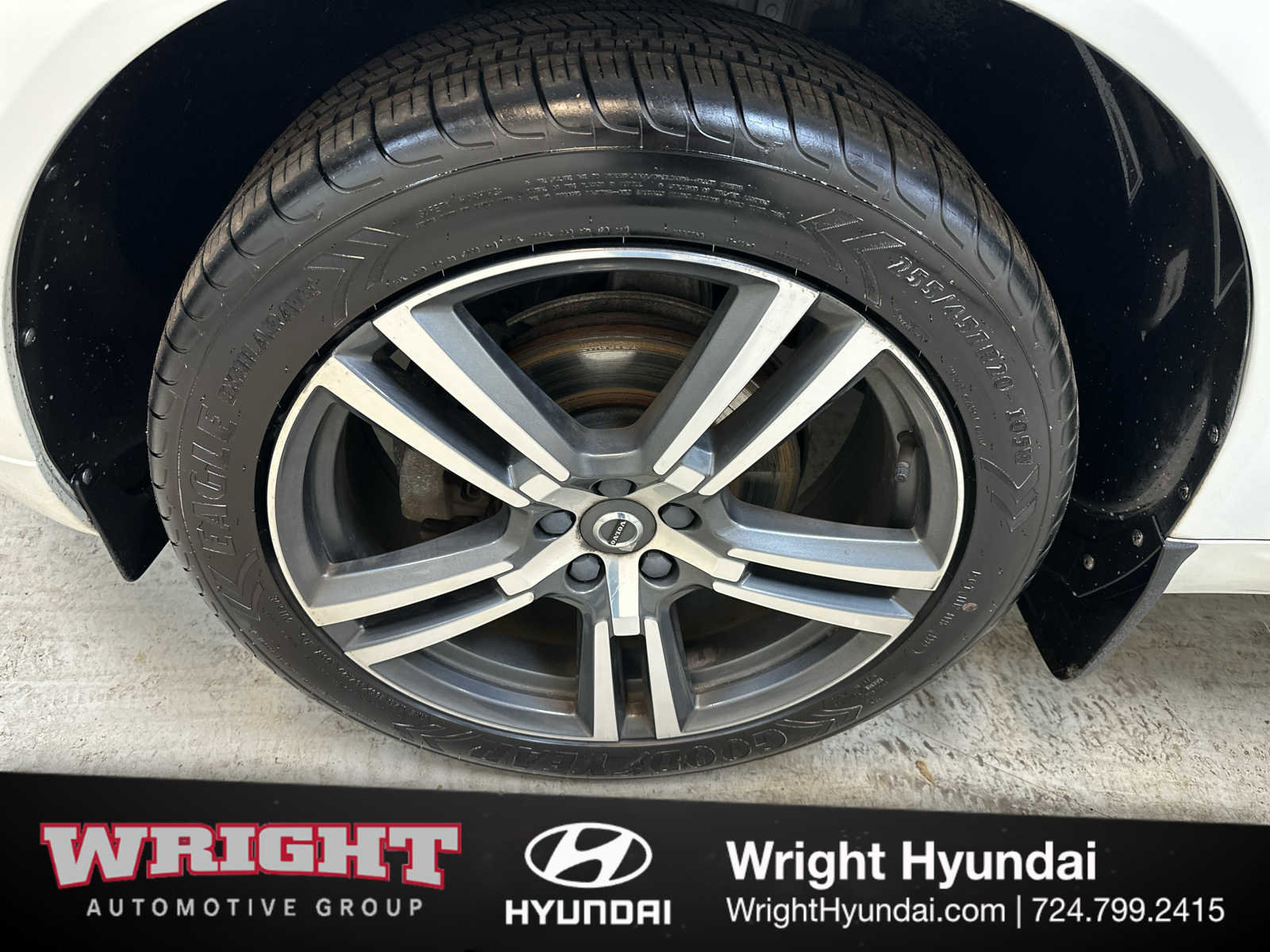 Used 2018 Volvo XC60 T5 Momentum w/ Convenience Package image 8