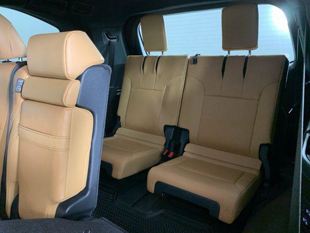 Certified 2025 Lexus LX 600 4WD w/ Interior Upgrade Package image 36