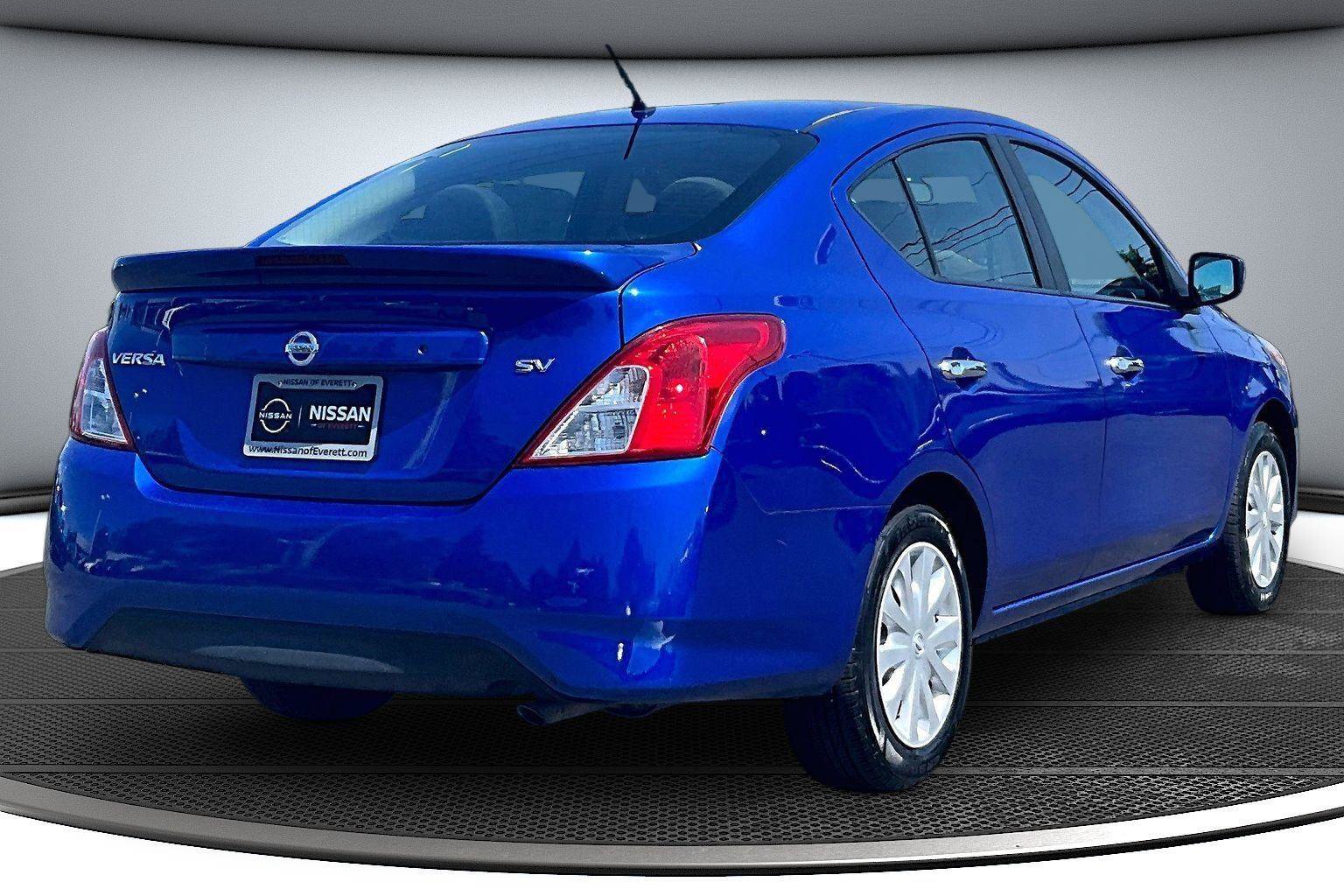 Used 2017 Nissan Versa SV FWD image 6