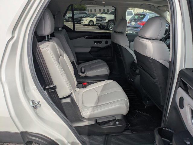 Certified 2025 Honda Pilot Touring image 17