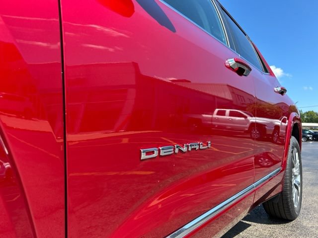 New 2026 GMC Terrain Denali w/ LPO, Black Badging Package AWD/4WD image 17