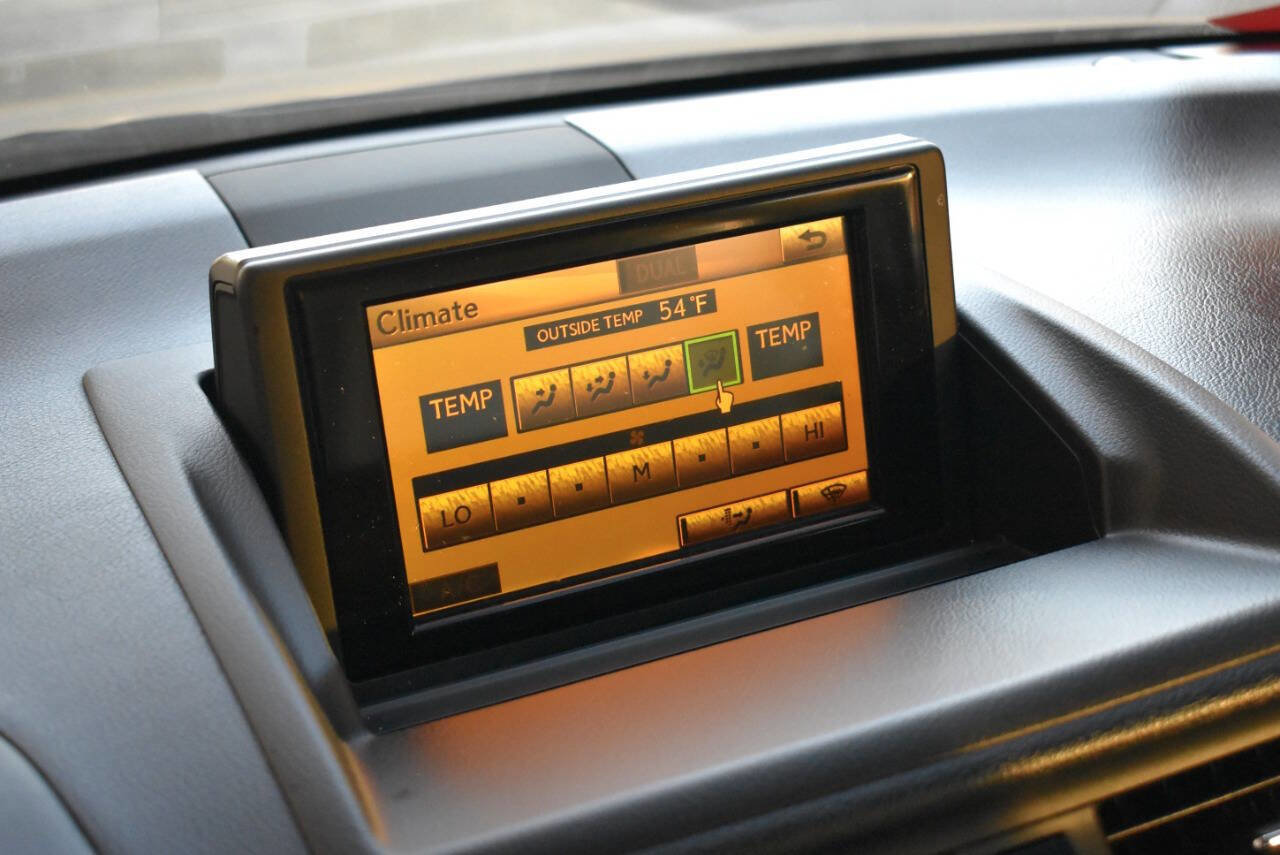 Used 2012 Lexus CT 200h Premium image 25