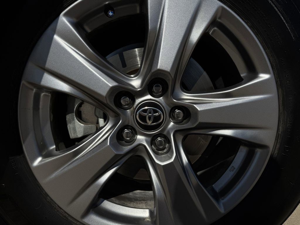 Used 2024 Toyota RAV4 XLE image 11