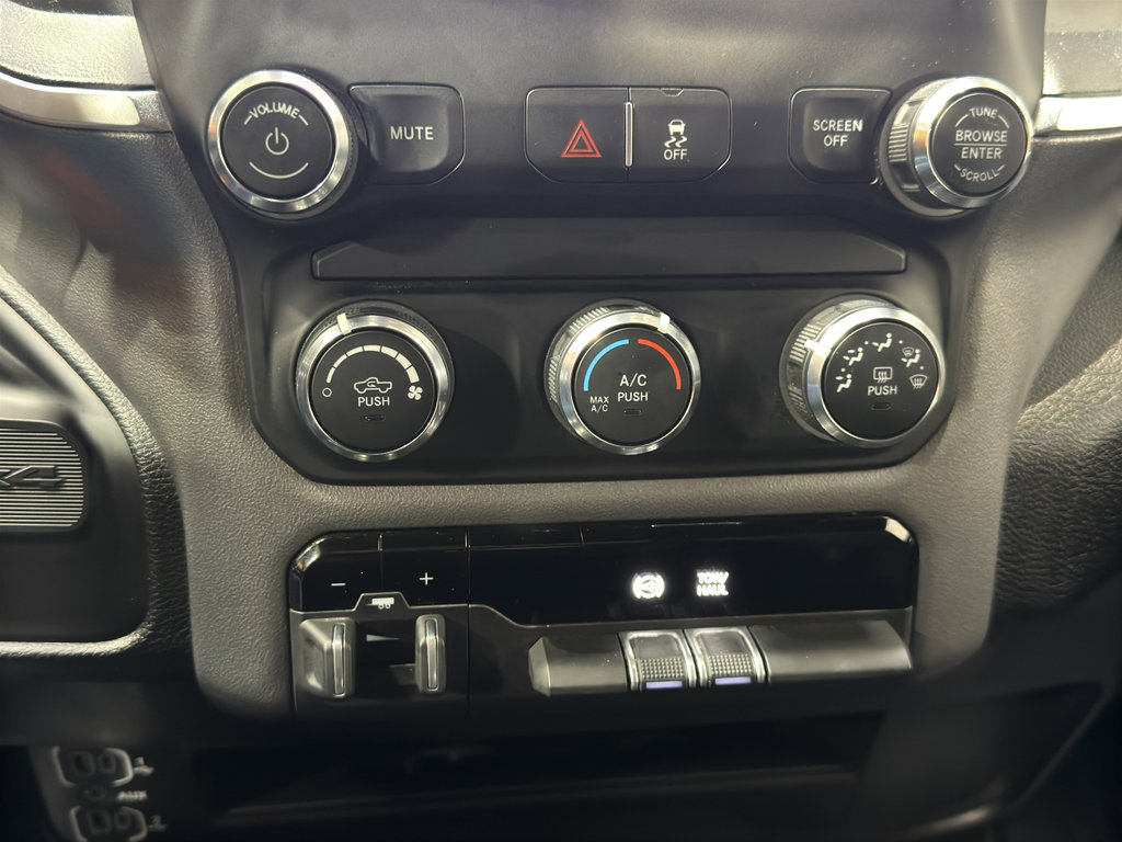 Used 2024 RAM 3500 Big Horn image 29