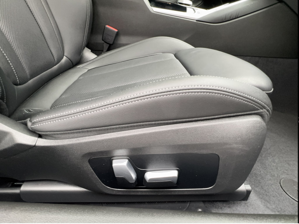 Used 2022 BMW 230i Coupe w/ Premium Package 2 RWD image 27