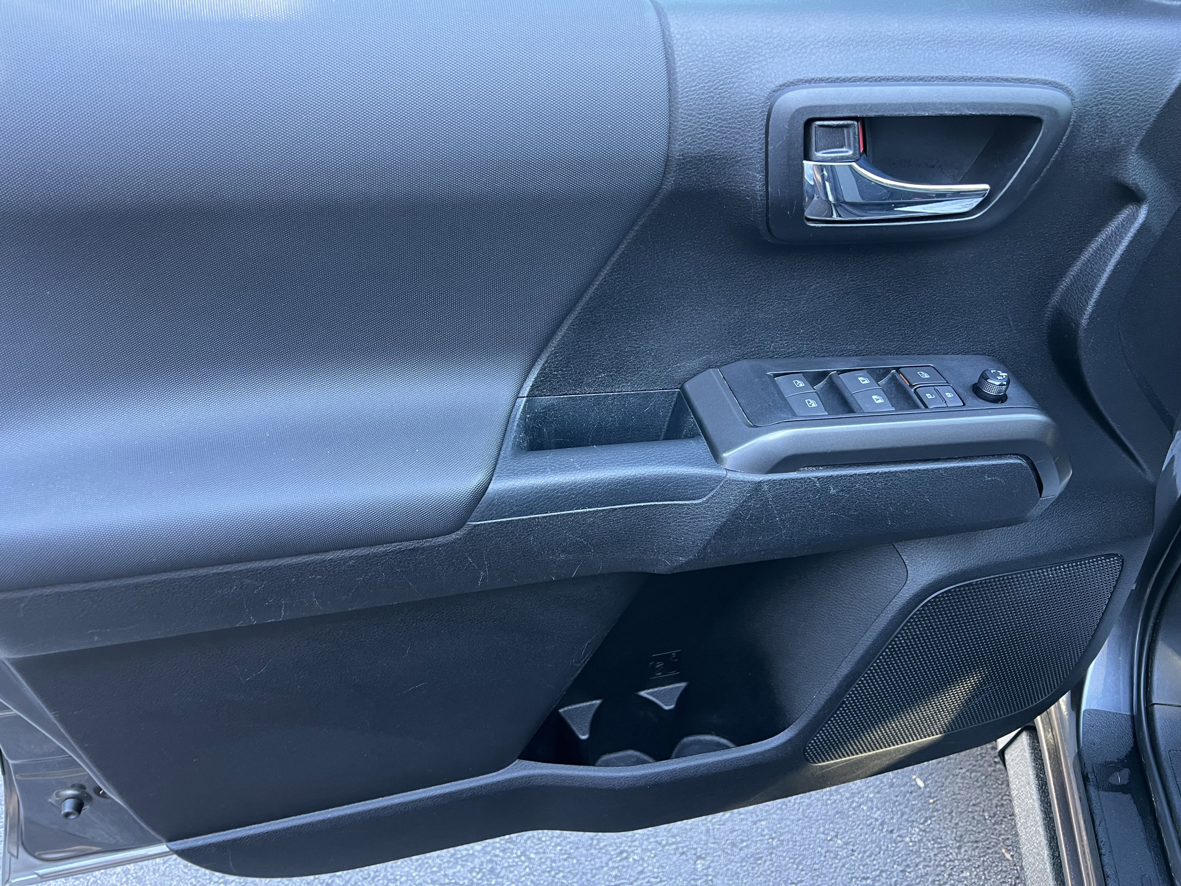 Used 2021 Toyota Tacoma TRD Sport image 14