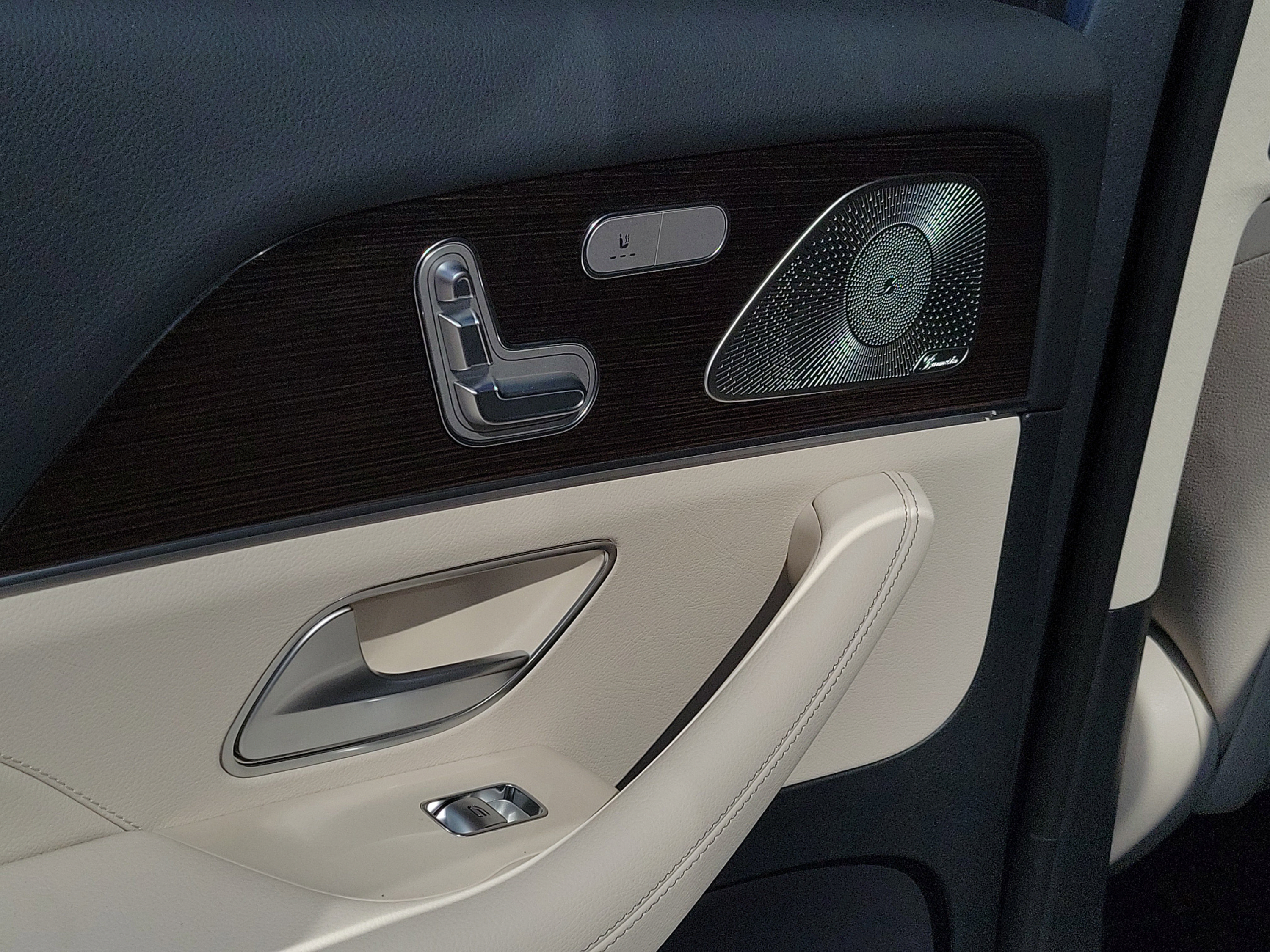 New 2026 Mercedes-Benz GLS 450 4MATIC image 7