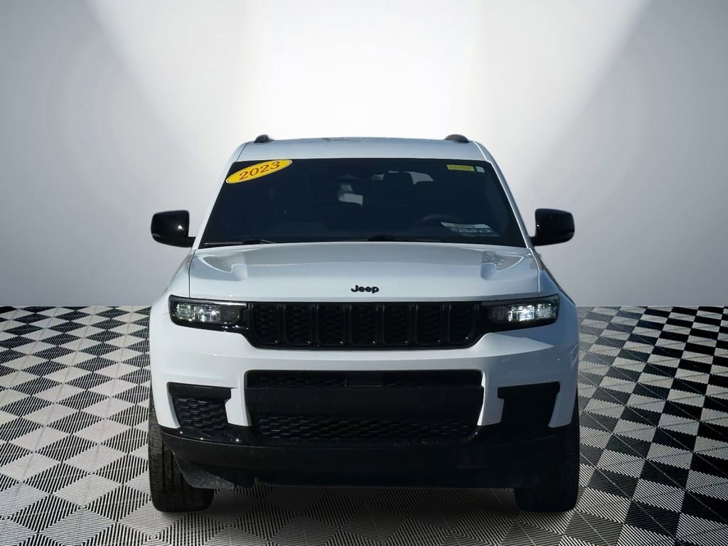 Used 2023 Jeep Grand Cherokee L Laredo image 2