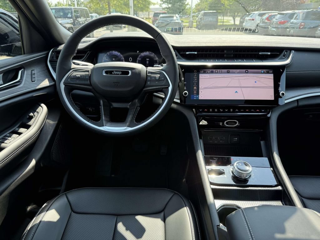 New 2027 Jeep Grand Cherokee Limited AWD/4WD image 18