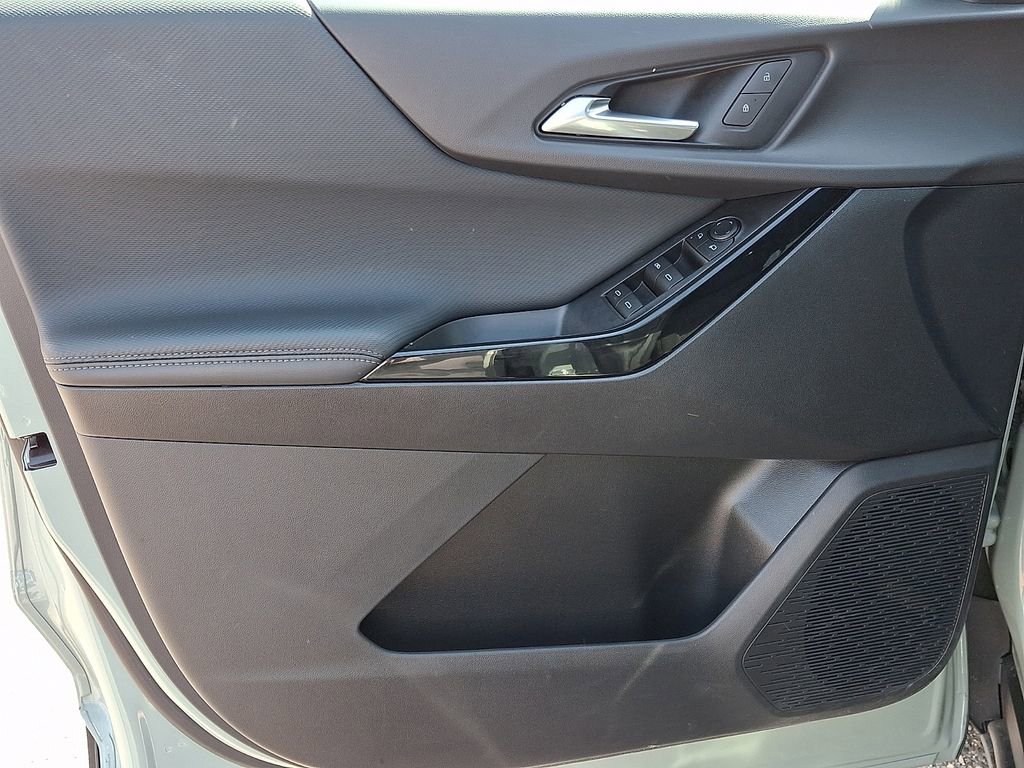 New 2026 Chevrolet Equinox LT w/ Midnight Edition image 9