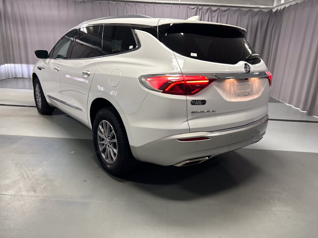 Used 2023 Buick Enclave Essence FWD image 5