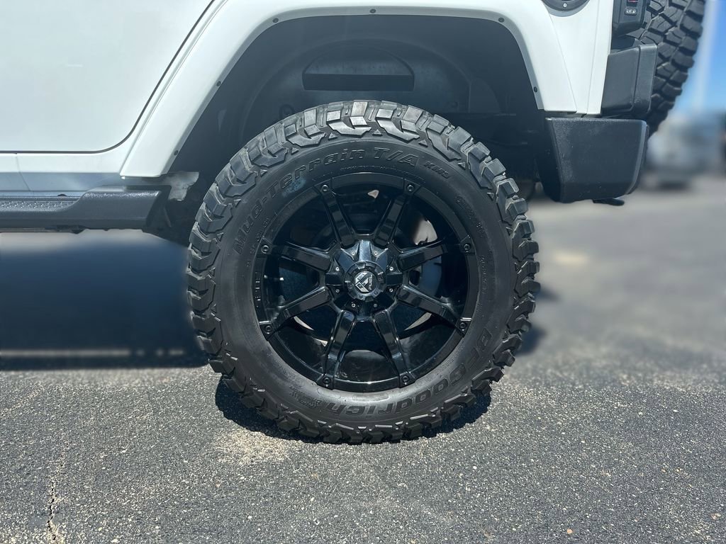 Used 2018 Jeep Wrangler Unlimited Sahara AWD/4WD image 17