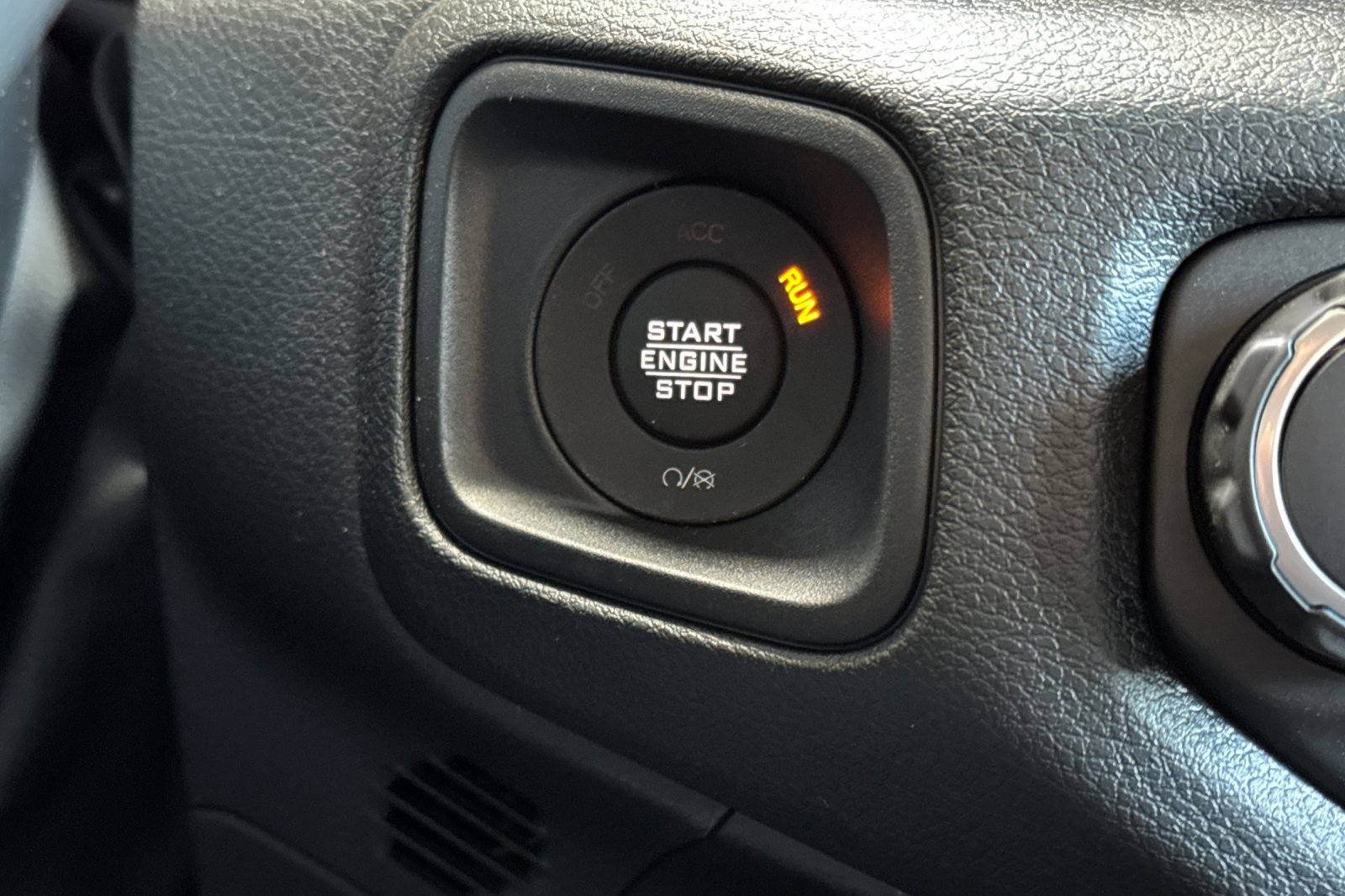 New 2026 Jeep Gladiator Sport image 20