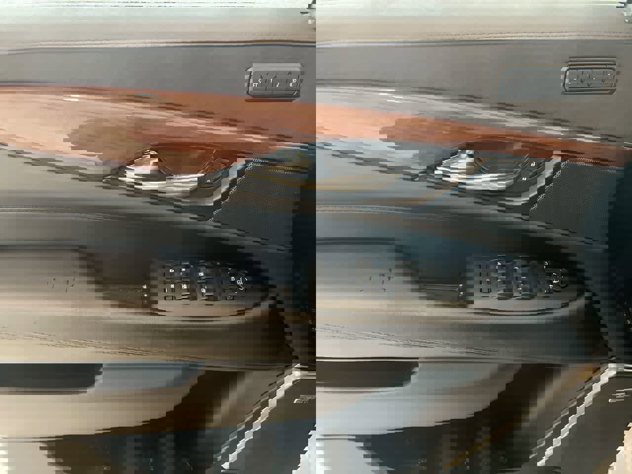 Used 2020 Cadillac Escalade Luxury image 13