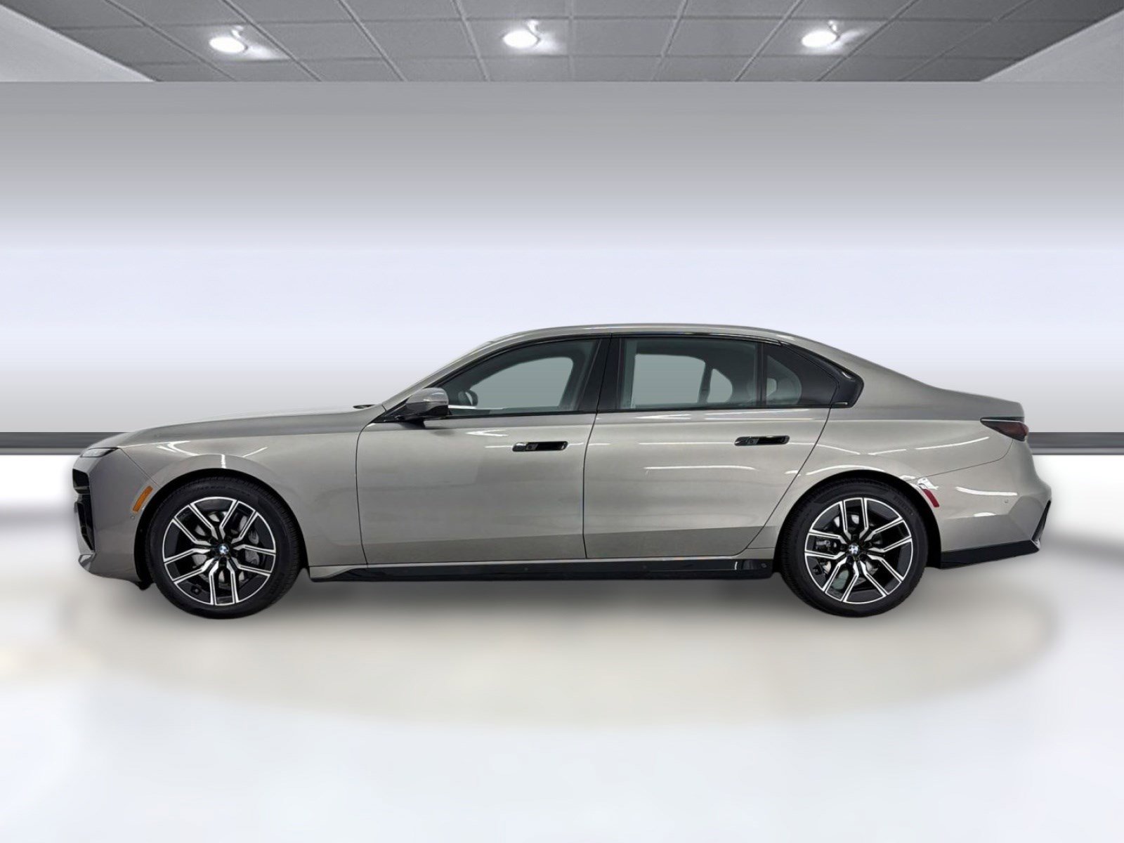 Used 2026 BMW 740i xDrive AWD/4WD image 2