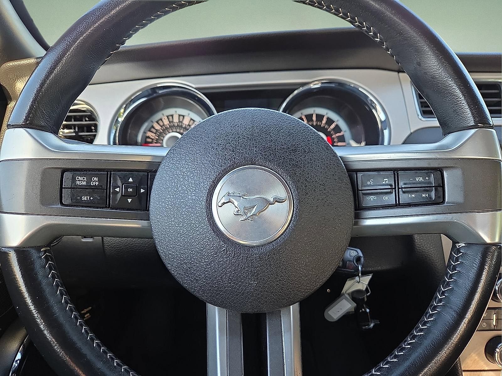 Used 2013 Ford Mustang Premium RWD image 24
